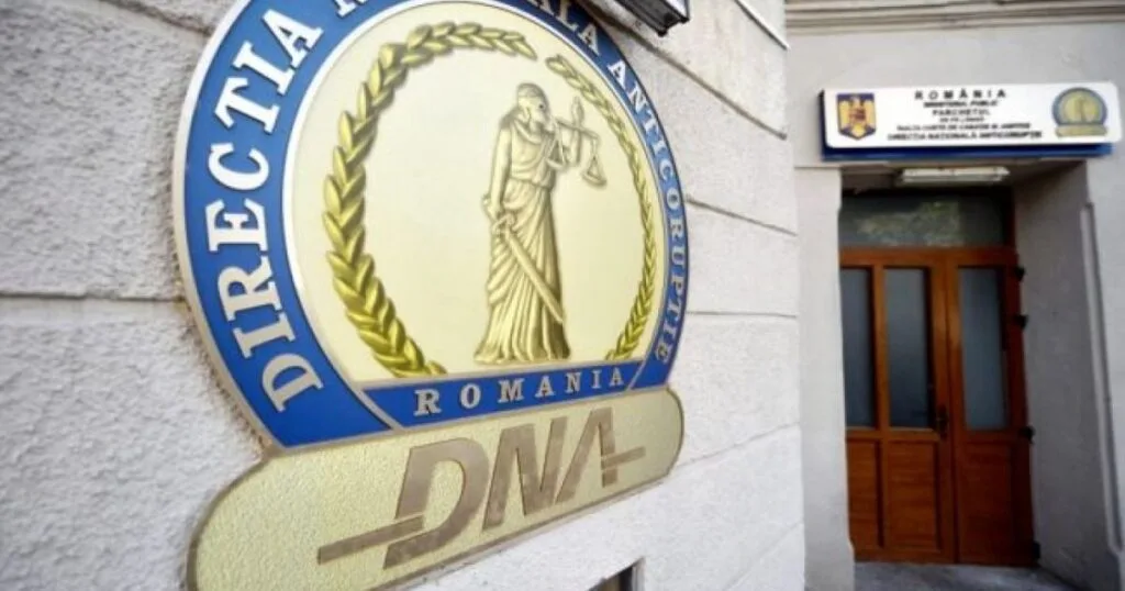 Interceptări. Povestea neromanțată a șantajului la primarul din Cernătești care l-a înfundat pe „escrocul cu o mie de funcții”